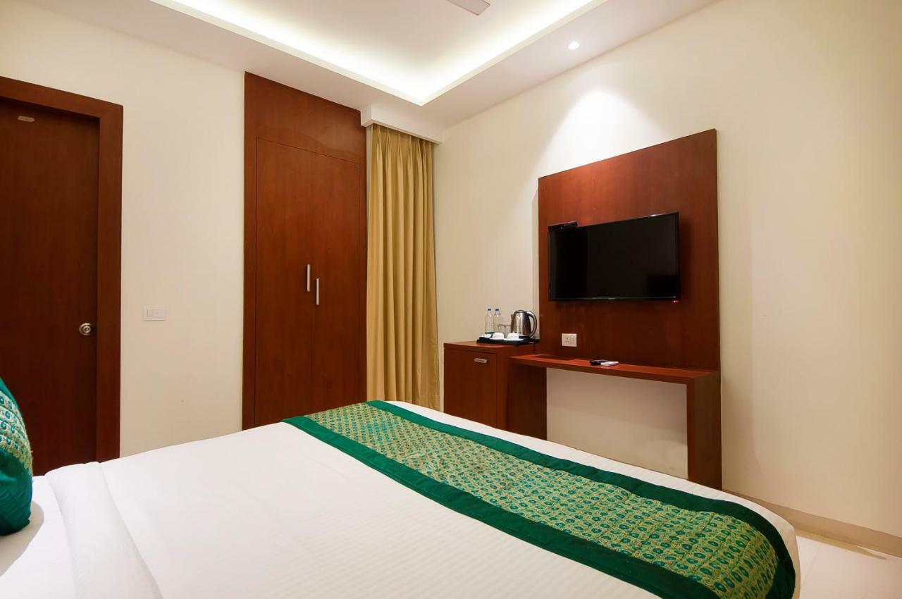 Hotel Z Suites- Delhi Igi Airport Új-Delhi Kültér fotó