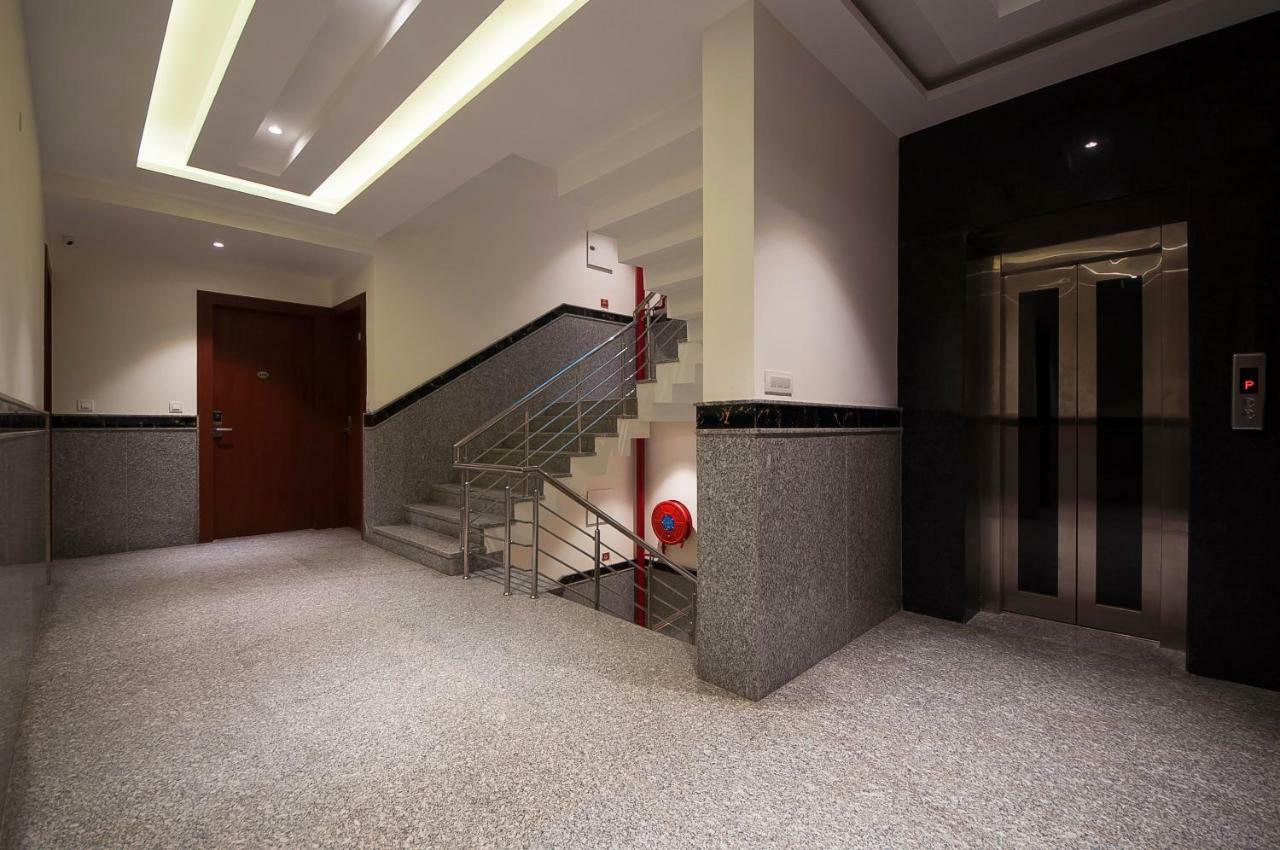 Hotel Z Suites- Delhi Igi Airport Új-Delhi Kültér fotó