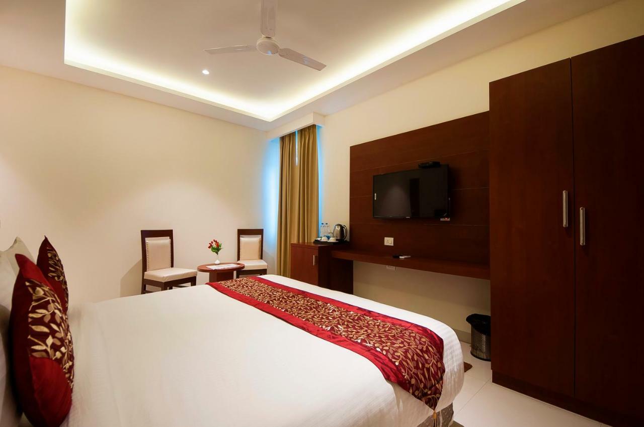 Hotel Z Suites- Delhi Igi Airport Új-Delhi Kültér fotó