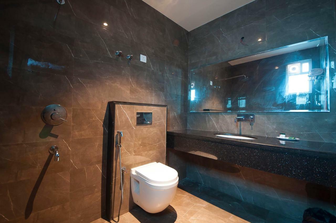 Hotel Z Suites- Delhi Igi Airport Új-Delhi Kültér fotó