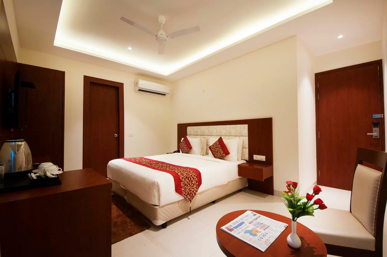 Hotel Z Suites- Delhi Igi Airport Új-Delhi Kültér fotó