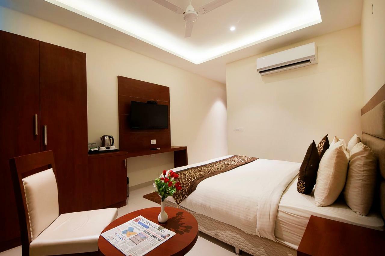 Hotel Z Suites- Delhi Igi Airport Új-Delhi Kültér fotó