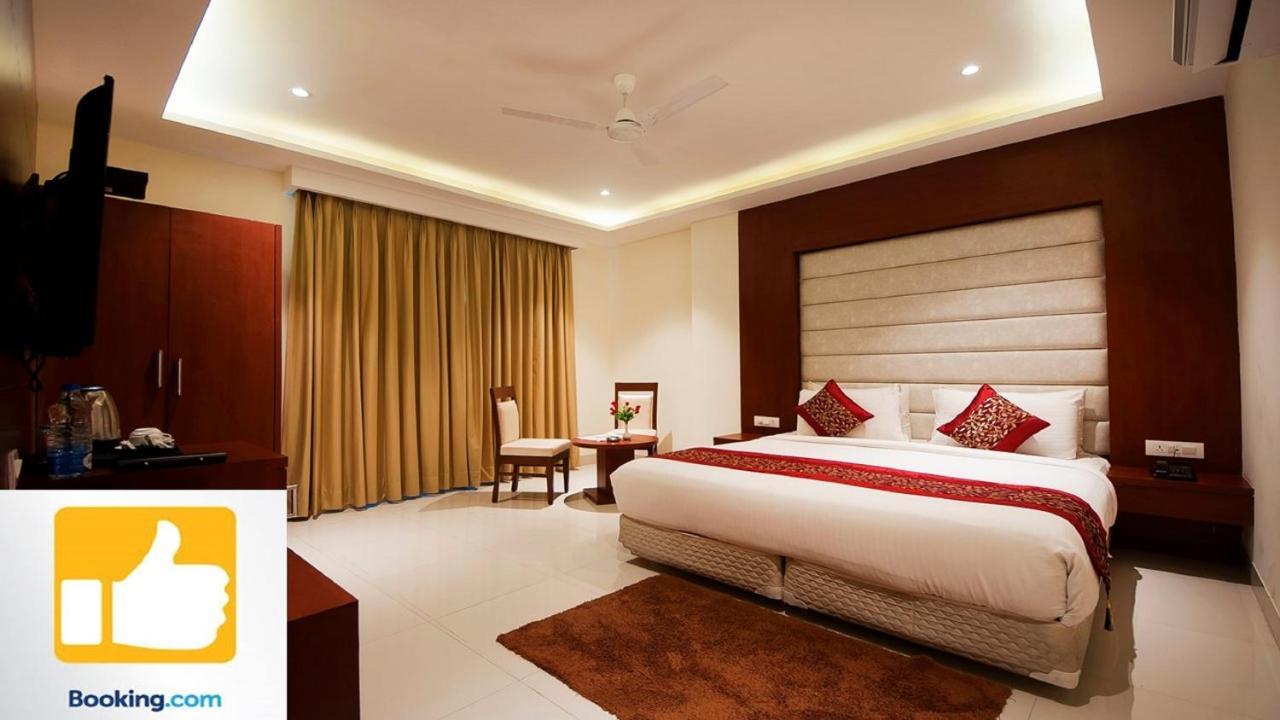 Hotel Z Suites- Delhi Igi Airport Új-Delhi Kültér fotó